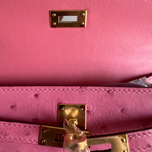 Load image into Gallery viewer, Non Branded- No Logo (Ostrich Skin) 19 cm Handmade Luxury Ostrich Skin Leather Bag with Lambskin leather Interior.