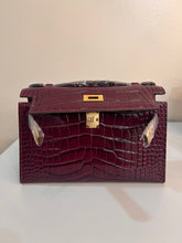 Load image into Gallery viewer, Non Branded-No Logo (Embossed Croc) pochette (gold)
