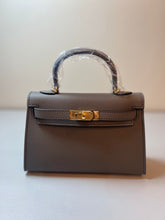 Load image into Gallery viewer, Non Branded-No Logo (Epsom Leather) mini bag (gold)
