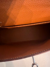 Load image into Gallery viewer, Non Branded-No Logo (Epsom Leather) mini bag (silver)
