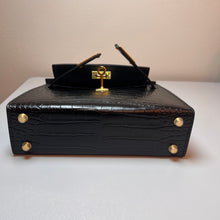 Load image into Gallery viewer, Non Branded-No Logo (Embossed Croc) mini bag (gold)
