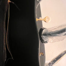 Load image into Gallery viewer, Non Branded-No Logo 25 cm genuine Togo leather featuring an embossed crocodile print.
