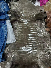 Load image into Gallery viewer, (Crocodile)40cm Handmade Luxury Leather Bag with Lambskin leather Interior.
