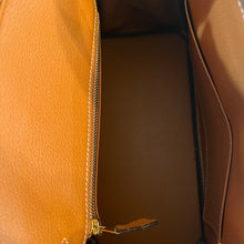 Load image into Gallery viewer, Non Branded-No Logo 25 cm genuine Togo leather featuring an embossed crocodile print.
