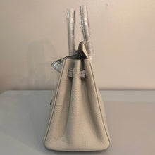 Load image into Gallery viewer, Non Branded-No Logo 25 cm genuine Togo leather featuring an embossed crocodile print.

