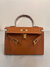 Load image into Gallery viewer, Non Branded-No Logo (Epsom Leather) mini bag (gold)
