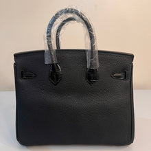 Load image into Gallery viewer, Non Branded-No Logo 25 cm genuine Togo leather featuring an embossed crocodile print.
