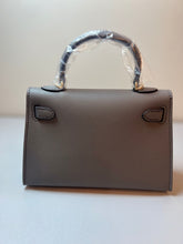 Load image into Gallery viewer, Non Branded-No Logo (Epsom Leather) mini bag (gold)
