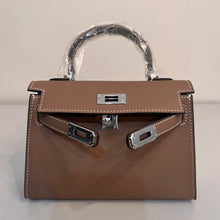 Load image into Gallery viewer, Non Branded-No Logo (Epsom Leather) mini bag (silver)
