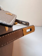 Load image into Gallery viewer, Non Branded-No Logo (Epsom Leather) mini bag (gold)
