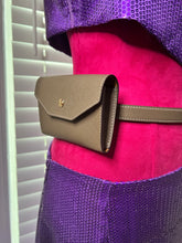 Load image into Gallery viewer, Non Branded-No Logo Lock Belt with Belt Bag (Khaki)
