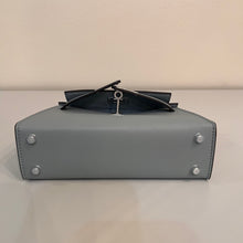 Load image into Gallery viewer, Non Branded-No Logo (Epsom Leather) mini bag (silver)
