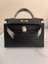 Load image into Gallery viewer, Non Branded-No Logo (Embossed Croc) mini bag (silver)
