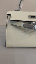 Load and play video in Gallery viewer, Non Branded-No Logo (Epsom Leather) mini bag (silver)
